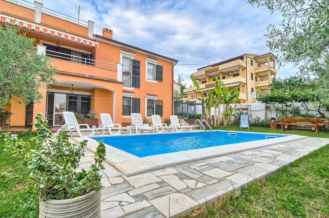 Apartment Bartholomaeus Пула Екстериор снимка